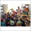 Galeria zdjęć: Przedszkolaki w bibliotece. Link otwiera powiększoną wersję zdjęcia.