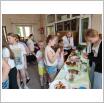 Galeria zdjęć: Kiermasz zdrowej żywności ? Szkolne Koło Wolontariatu - Szkoła Podstawowa w Gorzkowicach. Link otwiera powiększoną wersję zdjęcia.